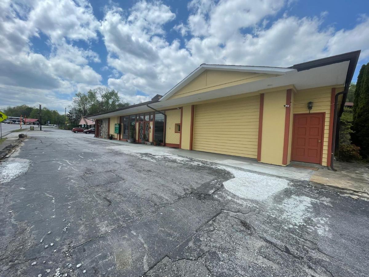 Budgetel Inn & Suites Dillard Extérieur photo