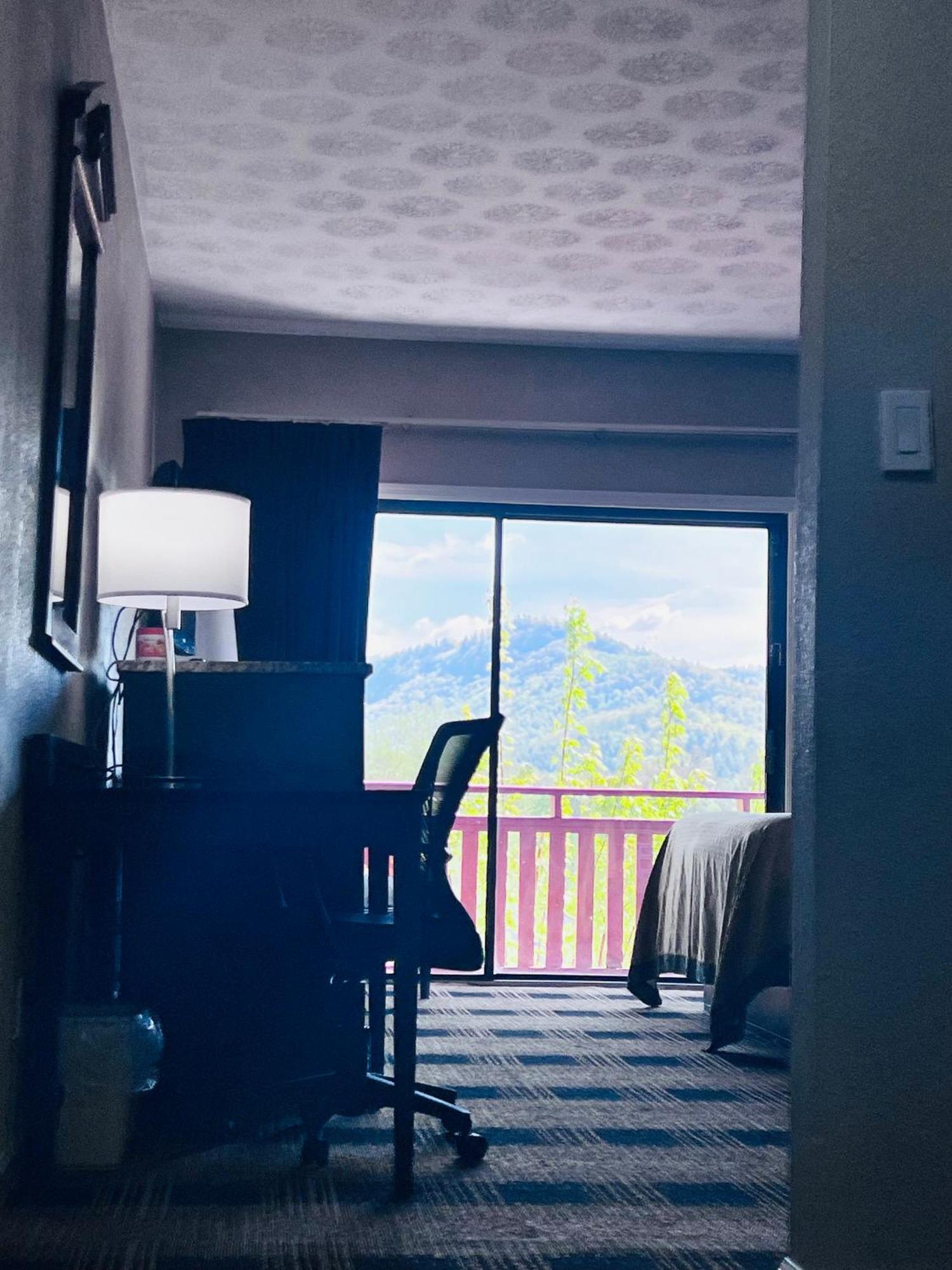 Budgetel Inn & Suites Dillard Extérieur photo