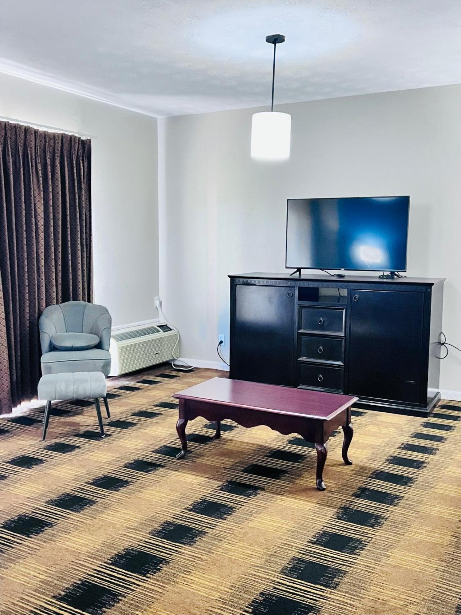 Budgetel Inn & Suites Dillard Extérieur photo