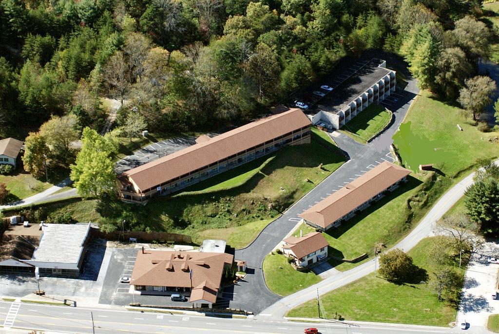 Budgetel Inn & Suites Dillard Extérieur photo